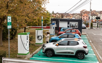 Primăria Sibiu dublează prețul pentru încărcarea mașinilor electrice la stațiile din oraș