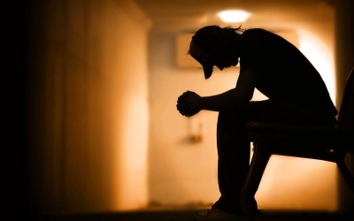 Persoanele cu adicții și migranții, introduși în noua strategie a serviciilor sociale din Sibiu. „Anchetele DIICOT semnalează recrutarea minorilor în rețele de trafic, iar Psihiatria tratează anual peste 500 de cazuri legate de alcool și droguri”