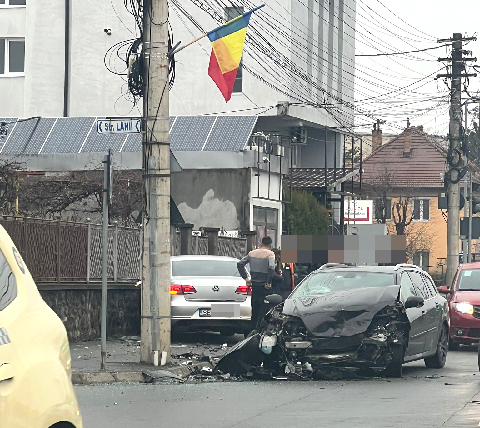 Accident pe str. Neculce. Un șofer nu a acordat prioritate, o fetiță de 9 ani a fost rănită