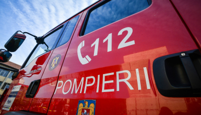 Incendiu la un birou administrativ din curtea sediului IPJ Sibiu. Cauza probabilă de izbucnire a fost un scurtcircuit electric