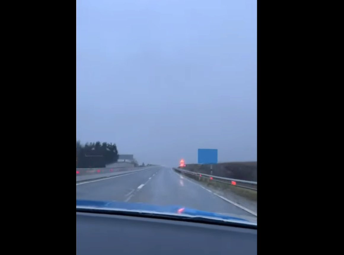 „Carosabil umed și alunecos, atenție la viteză!” Poliția Sibiu avertizează asupra condițiilor de drum