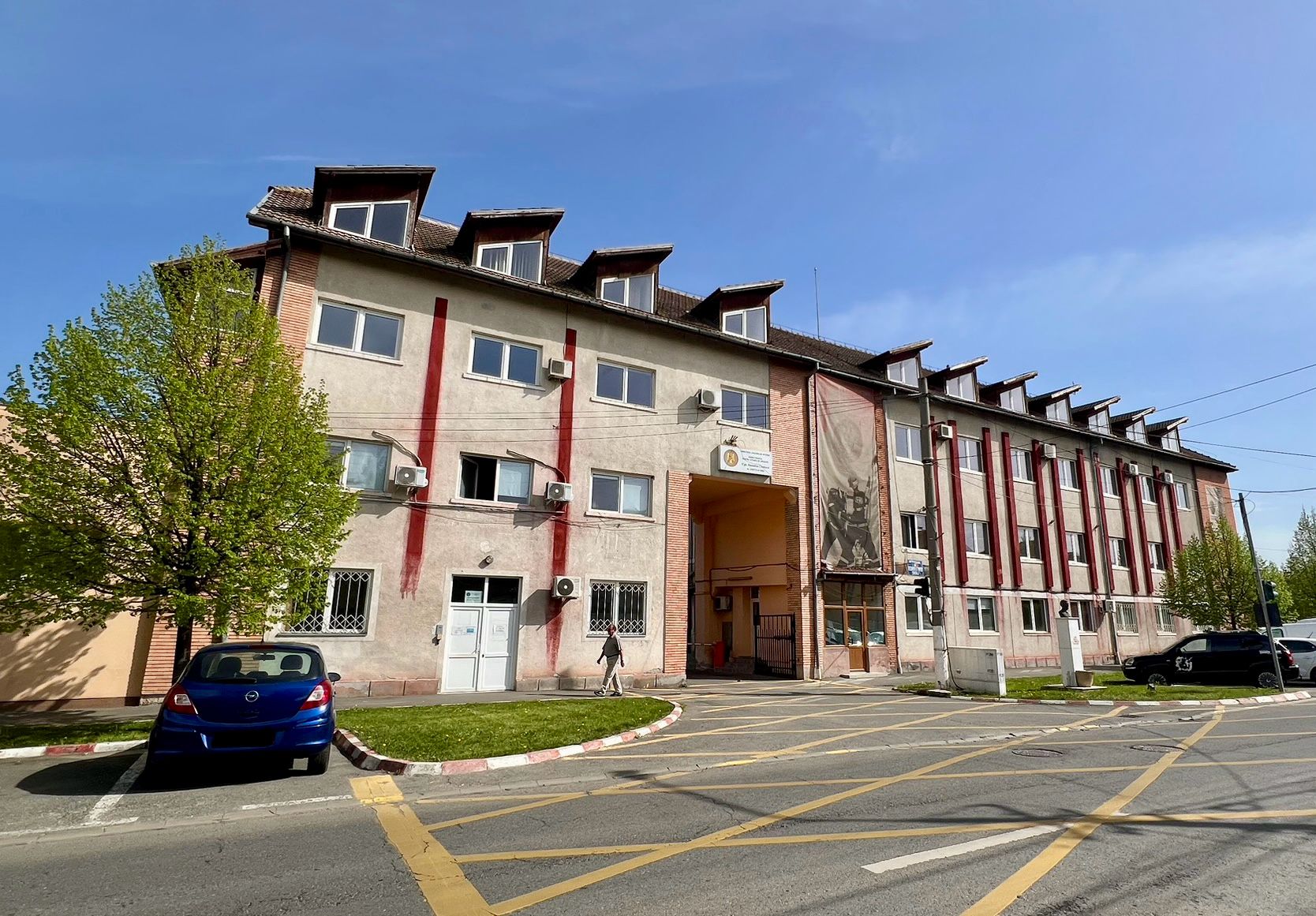 Actualizare. Un bărbat este în stare gravă la spital după ce a fost bătut pe stradă, în Ștrand. Fiul acestuia cere ajutor pentru orice informație