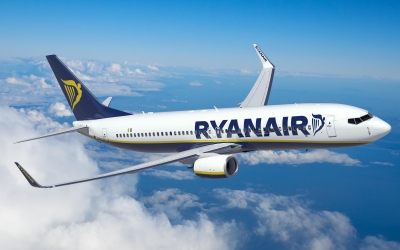 Zboruri din Cluj, redirecționate luni seară pe Aeroportul Sibiu. Cauza: un pilot Ryanair a fost scos inconștient din aeronavă
