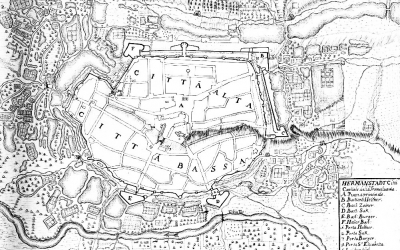 O hartă a Sibiului, din 1699, expusă la Muzeul Național al Unirii din Alba Iulia. Prima plasare a orașului pe o hartă a fost făcută acum 577 de ani și plasa Sibiul lângă Marea Neagră