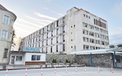 2,5 milioane de euro: Independența reabilitează o nouă clădire în vederea închirierii, lângă cea ocupată de Tribunal. „Estimăm o chirie medie de 12 – 14 euro/mp/lună”