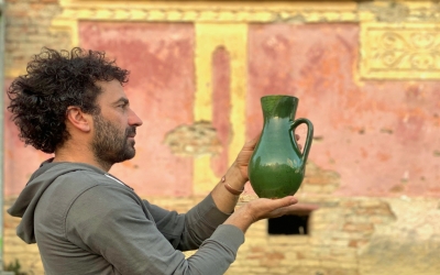 Licitație pe Facebook: obiecte vechi din Transilvania, pentru Casa Voluntarilor din Alțâna. Ștefan Vaida: ”Renunț la 10, 20% din obiecte. Am început acum o lună cu un ceainic albastru”