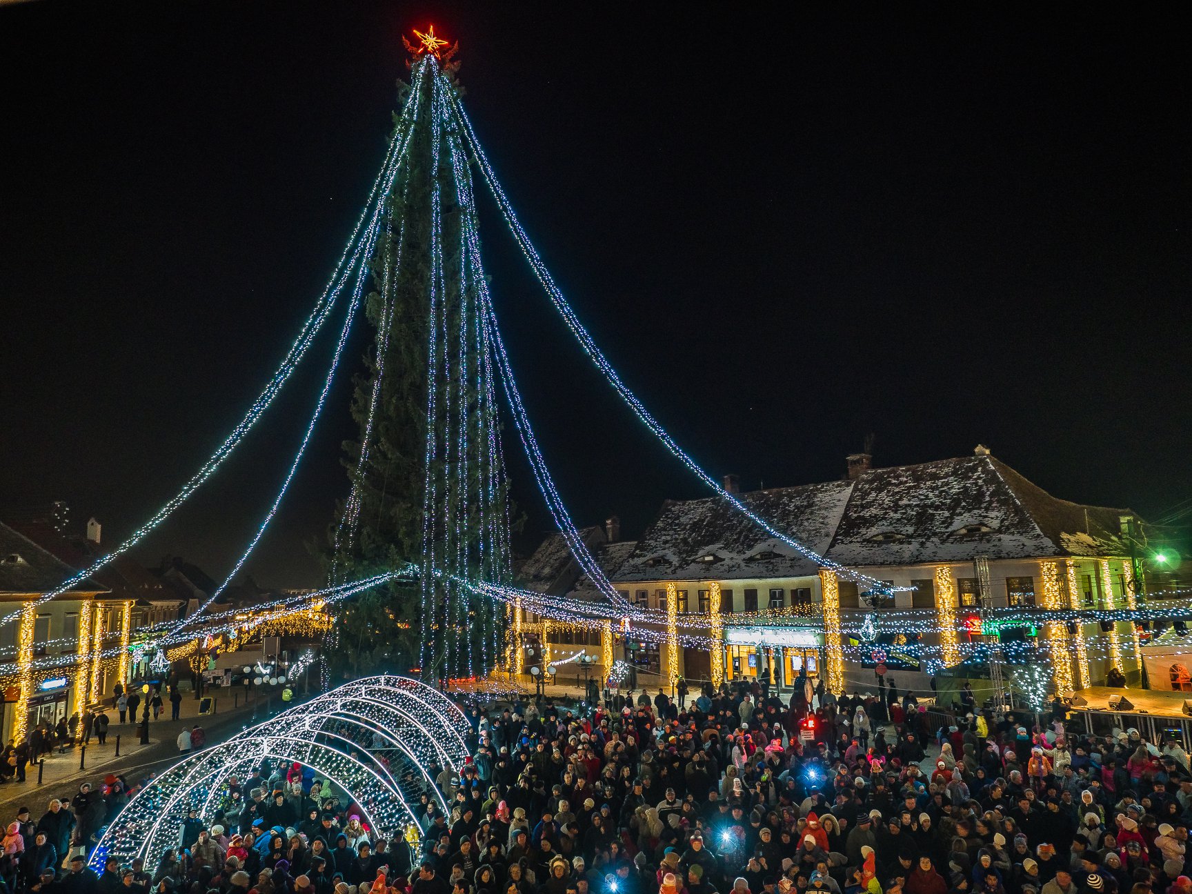 Târguri de Crăciun în Cisnădie și în cartierul Arhitecților. Primar: Vom avea brazi naturali și câteva căsuțe