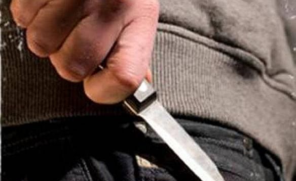 Nepalez venit la muncă în Sibiu, agresat de două persoane: I-au luat telefonul și l-au forțat cu cuțitul să dea parola pentru a-i fura bani din aplicație