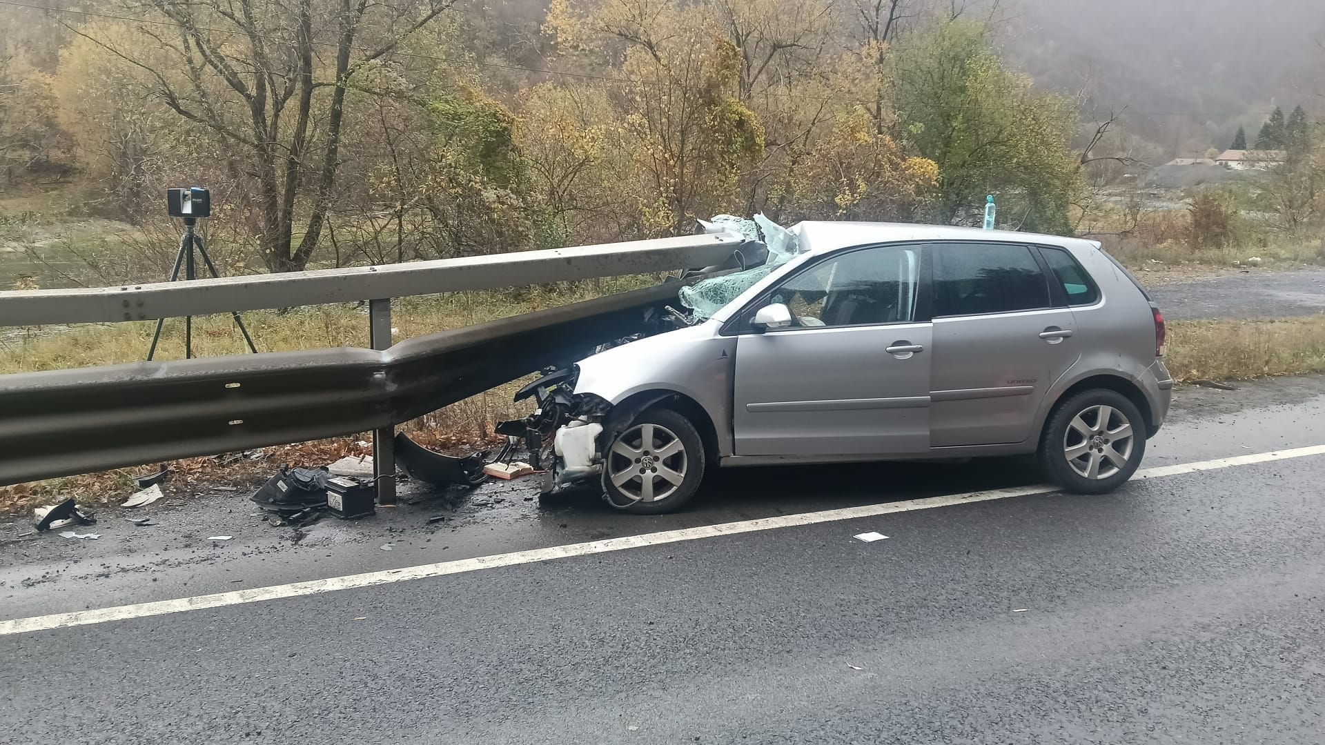 Actualizare. Trei răniți în accidentul de pe Valea Oltului. O femeie de 84 de ani, transportată la spital în stare de inconștiență