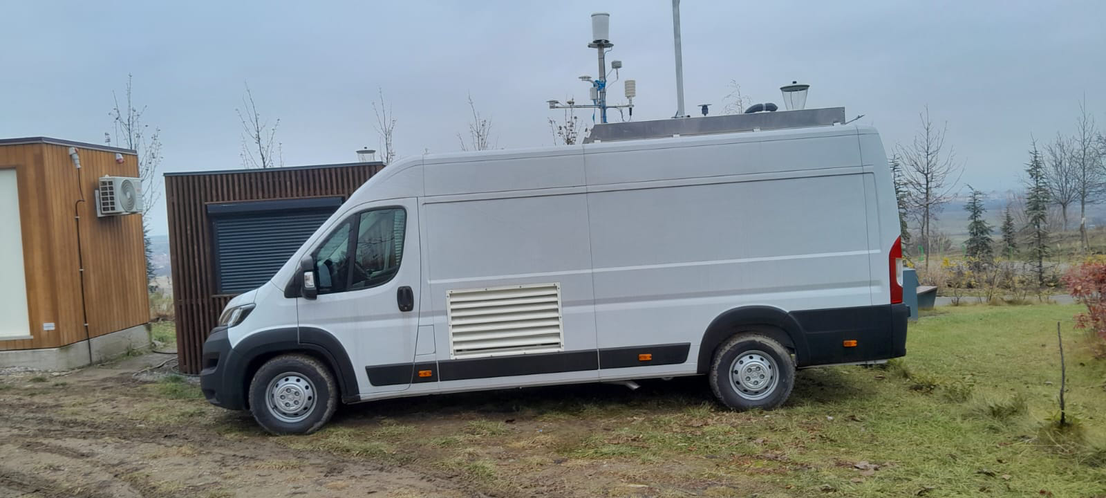 Noi măsurători privind calitatea aerului în Avrig: Direcția Județeană de Mediu a înregistrat 33 de depășiri, în două săptămâni, la hidrogen sulfurat