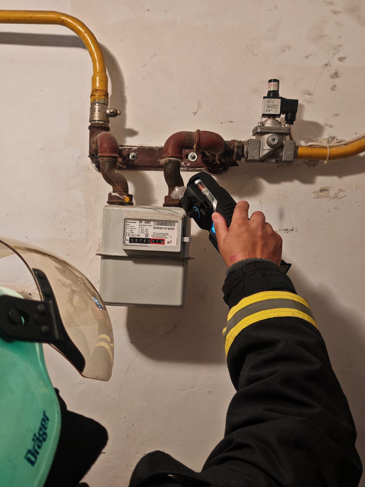 Efectul exploziei din București: Locatarii unei scări de bloc din Hipodrom au stat 30 de ore fără gaz, după ce a apărut o scurgere. Administrator: Procedura este lungă și costisitoare