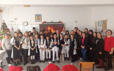 „Crăciunul românesc între datină și bucurie”, prima activitate din cadrul unui proiect despre tradiții desfășurat de Colegiul Economic