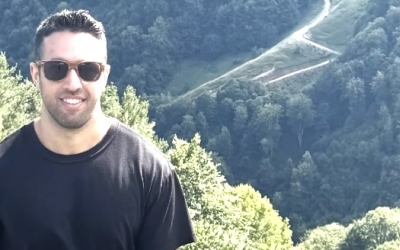 Un american a mers cu trenul la Sibiu. Deși a făcut 6 ore din București, i-a plăcut: ”Vagonul-restaurant oferă un meniu bogat”