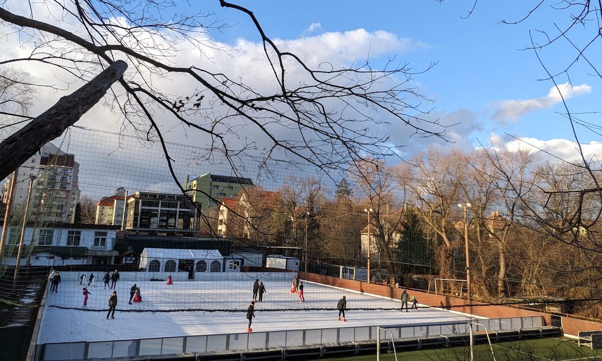 Se deschide patinoarul din Parcul Sub Arini. Programul de azi începe la ora 15.00