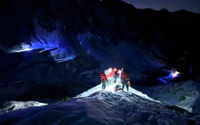 Salvamont Sibiu intervine pentru salvarea unui turist accidentat între Vârful Netedu și Valea Văiuga