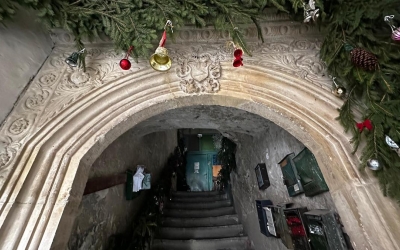 Blazoanele Sibiului. O plimbare pe drumul semnelor din piatră. Răzvan Pop: „Spun o poveste a elitei și a orașului în sine”