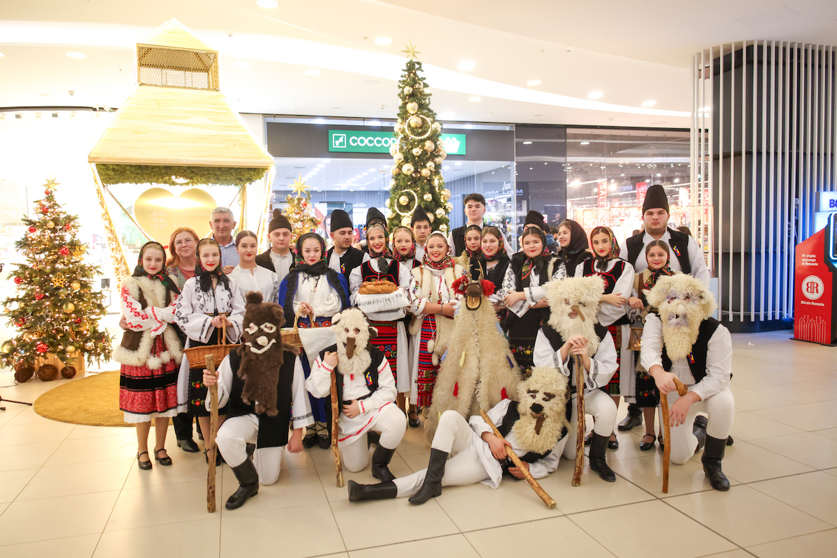 Shopping City Sibiu aduce colinde și dansuri folclorice în apropierea Crăciunului