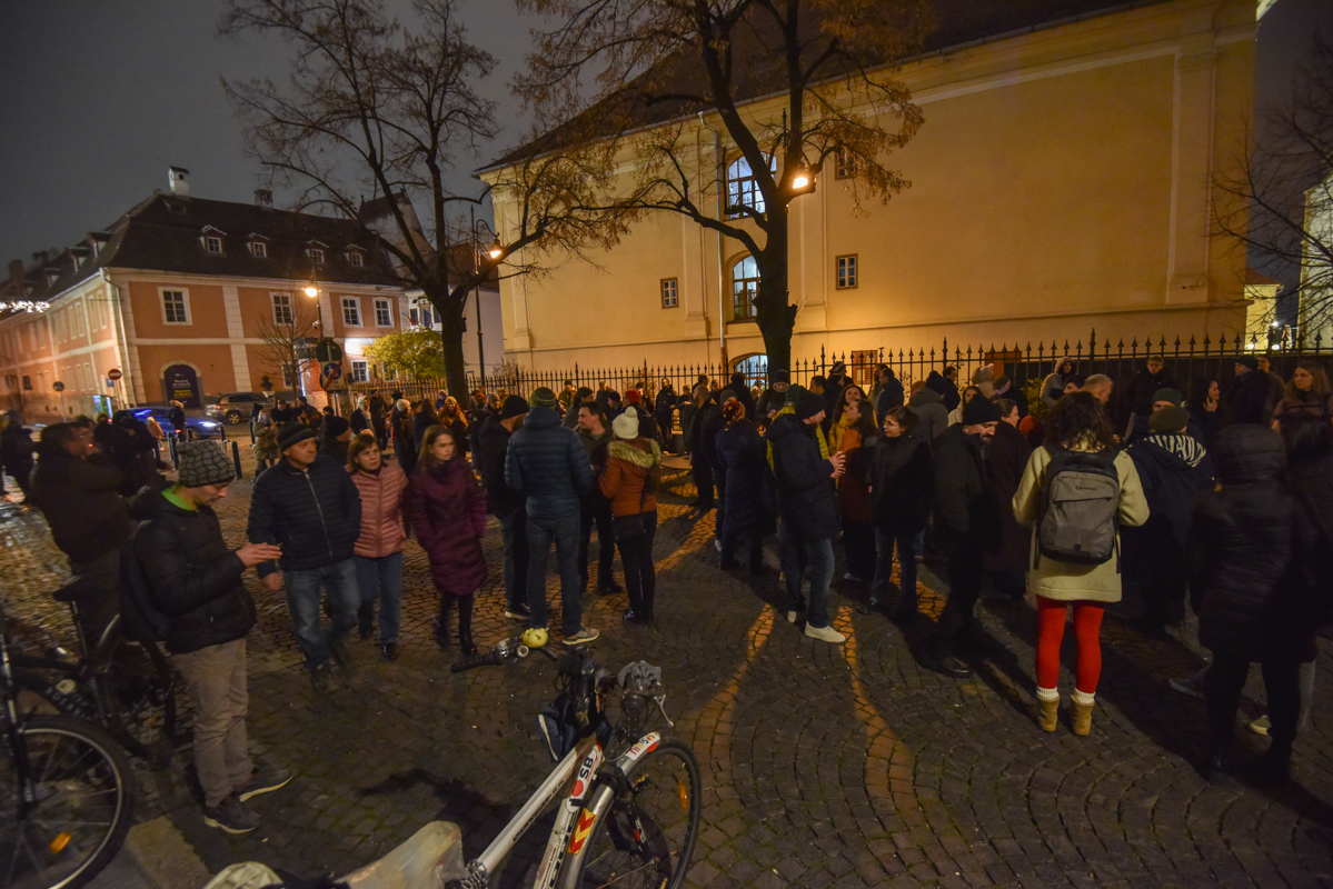 USR Sibiu îl atacă pe deputatul AUR care a acuzat o profesoară că și-a chemat elevii la proteste: „E doar încă o voce care crede că minciuna e mai utilă decât realitatea”