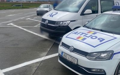 Un bărbat beat și fără carnet a furat o mașină și a condus pe DN 14, spre Copșa Mică. Polițiștii l-au oprit la intrarea în oraș