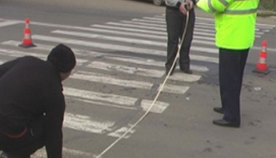 Femeie de 81 de ani, lovită pe trecerea de pietoni. A fost transportată la spital