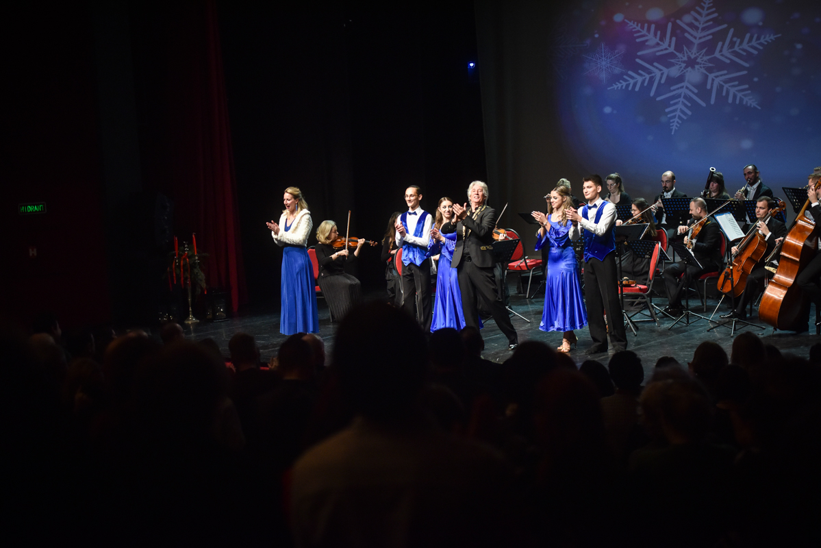 Concertul de Crăciun de la Sibiu al Johann Strauss Ensemble a ridicat sala-n picioare