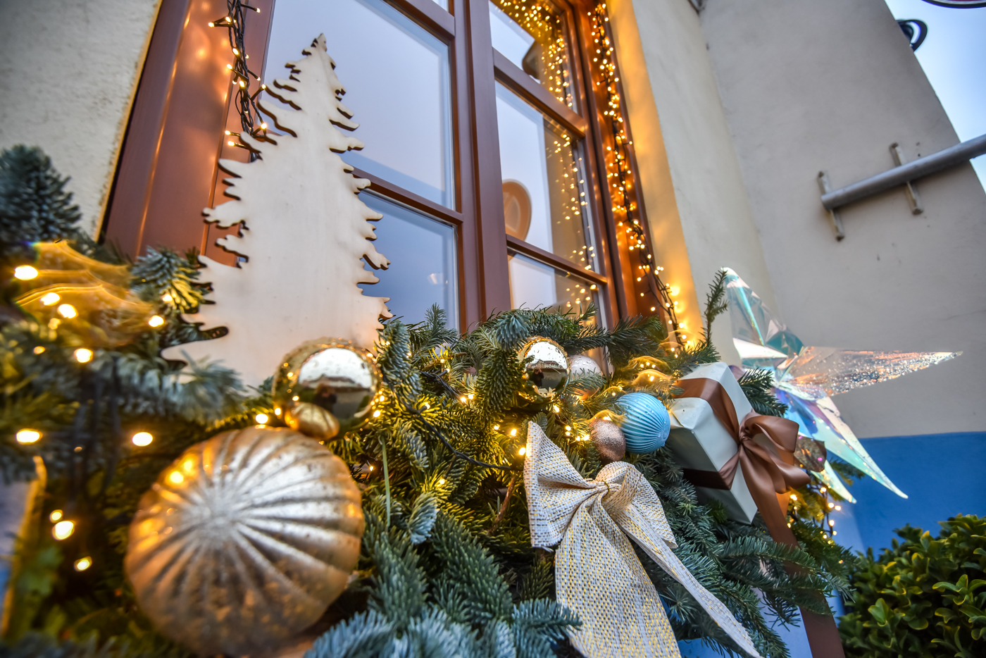 Puteți vota cele mai frumoase decorațiuni de Crăciun din Sibiu, pe site-ul primăriei. „Fiecare vot contribuie la conturarea poveștii de iarnă a orașului”