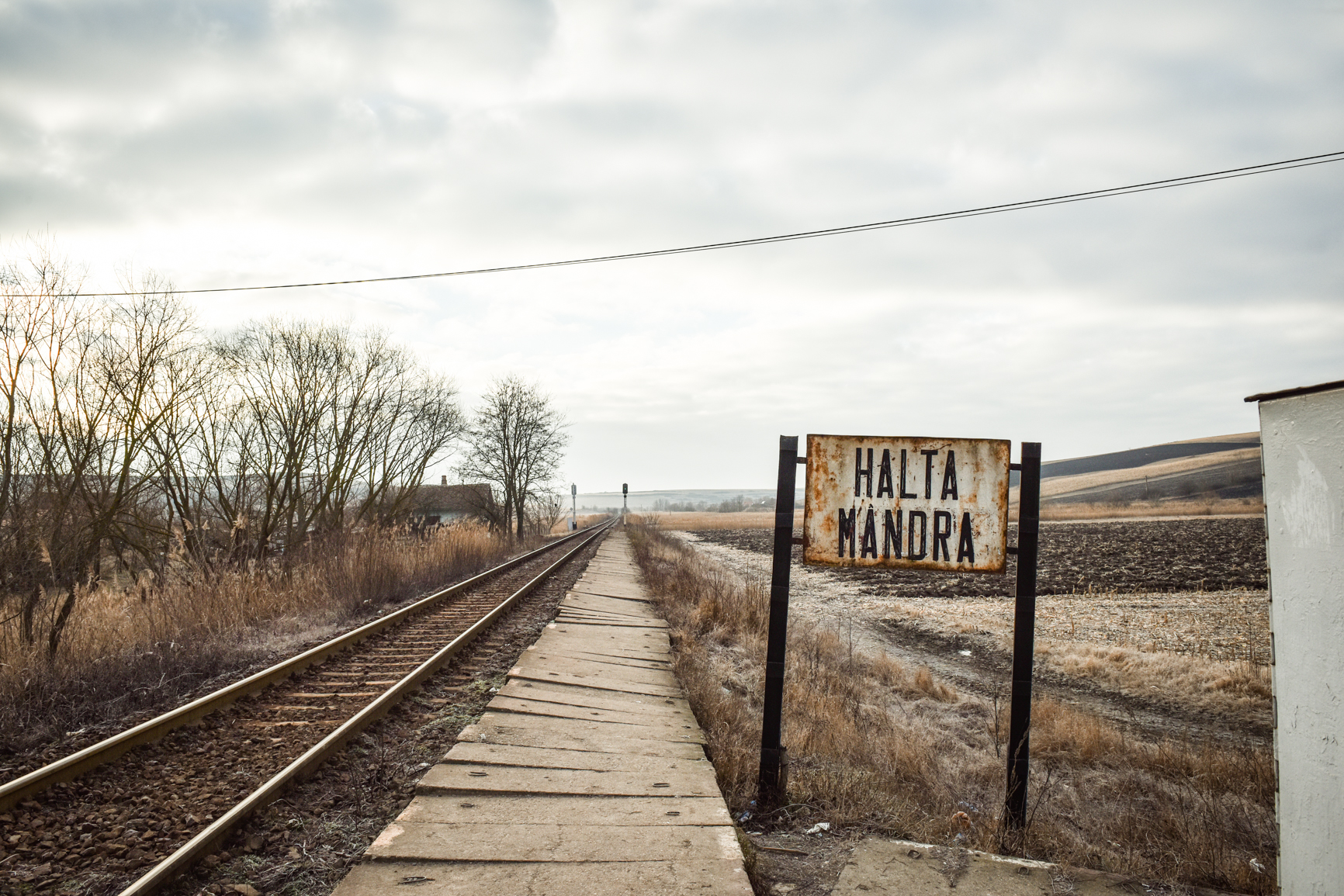 Actualizare. Un bărbat  a murit pe loc, lovit de tren, între localitățile Ocna Sibiului și Mândra. Circulația feroviară a fost reluată