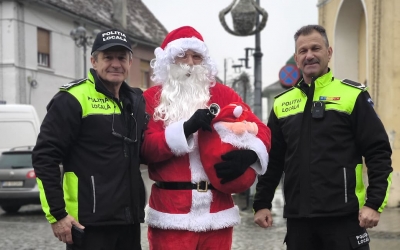 Trei zile de fapte bune în Cisnădie. Moș Crăciun a împărțit dulciuri și zâmbete: „Au fost momente care m-au încărcat cu o energie aparte”