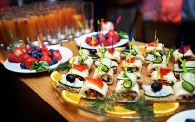 Sondaj Turnul Sfatului: Majoritatea cititorilor care au răspuns preferă să nu depășească bugetul obișnuit pentru sărbători