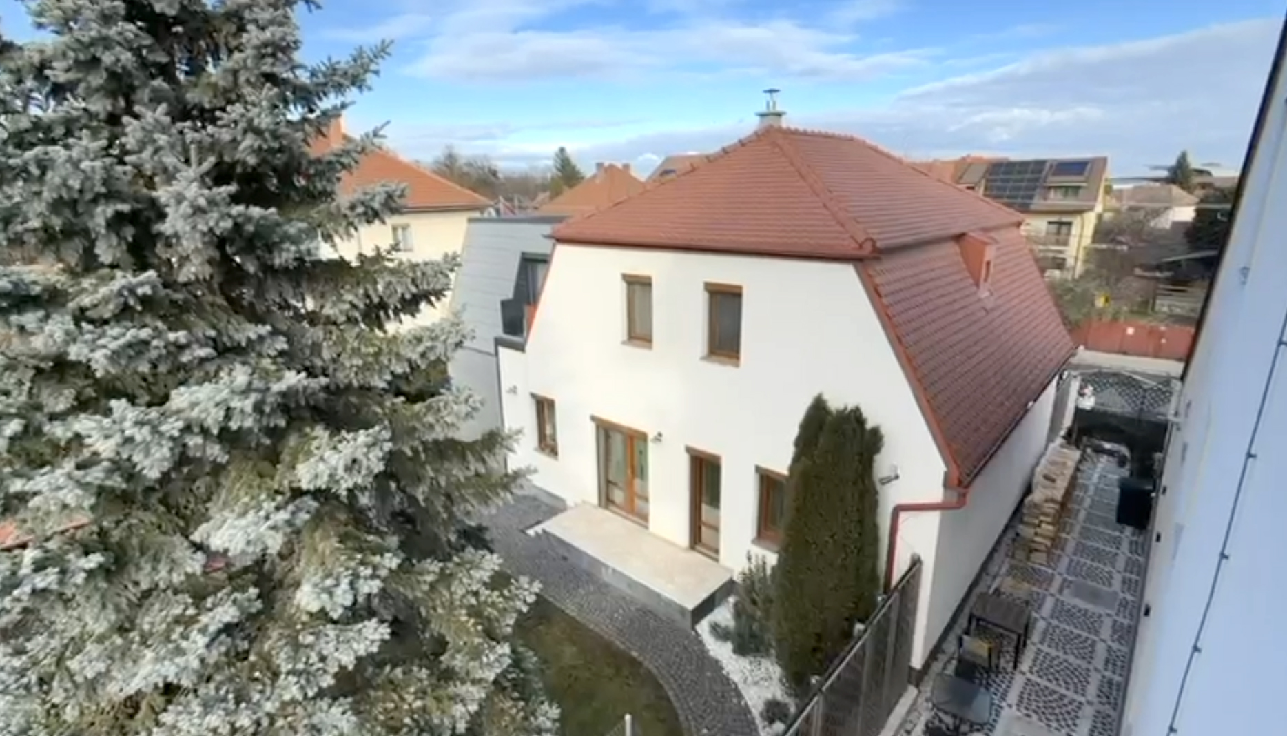 Știrile zilei: Averea de peste 1 milion de euro, motivul crimei de la Sibiu, povestea tânărului sibian student la Harvard, revelion în Piața Mare