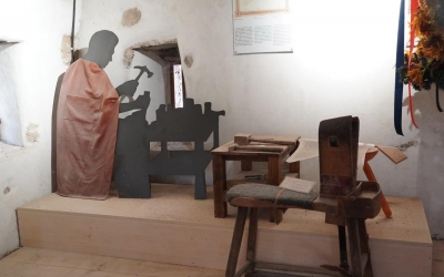 Muzeul din Agnita, orașul „jupuitorilor de mârțoage”: amenajat în patru turnuri și în turla Bisericii Evanghelice din Agnita