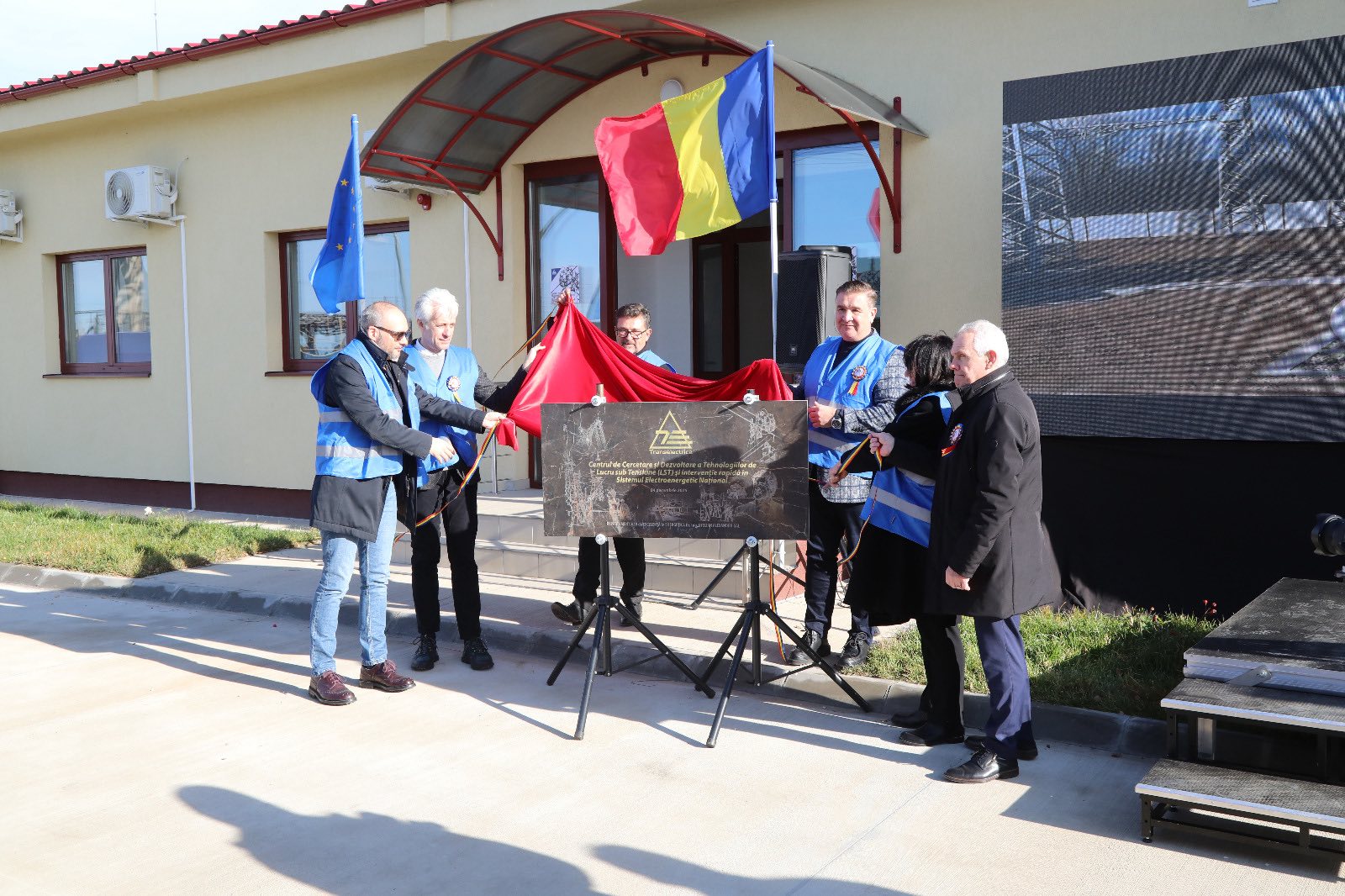 Transelectrica a inaugurat la Sibiu un centru de cercetare unic în țară. „ Un spaţiu de pregătire pentru specialiştii din întreg Sistemul Electroenergetic Naţional”