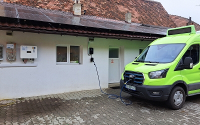 CJ Sibiu a obținut banii pentru a pune panouri fotovoltaice pe zece clădiri publice și a construi parcul fotovoltaic de la Ațel. Fondurile europene au fost solicitate pe ultima sută de metri, în 2023