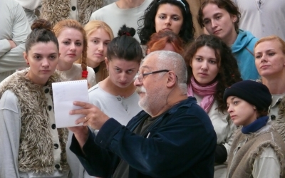 „Este un spectacol de improvizație, inspirat din culegerea 1001 de nopți”. TNRS prezintă noua premieră în regia lui Silviu Purcărete - „Neasemuita poveste a lui Abul Hossein Yemenitul și a fugii lui în pustie”