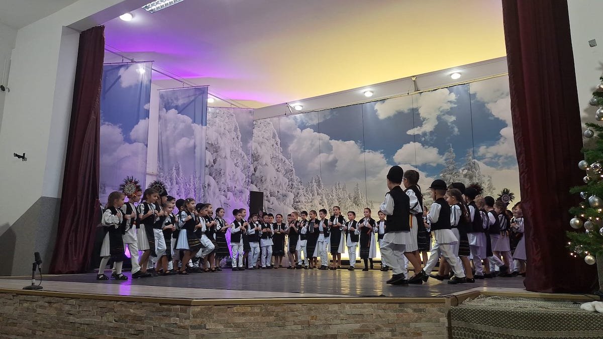 „La toată casa-i lumină”: Tradițiile Crăciunului din Gura Râului