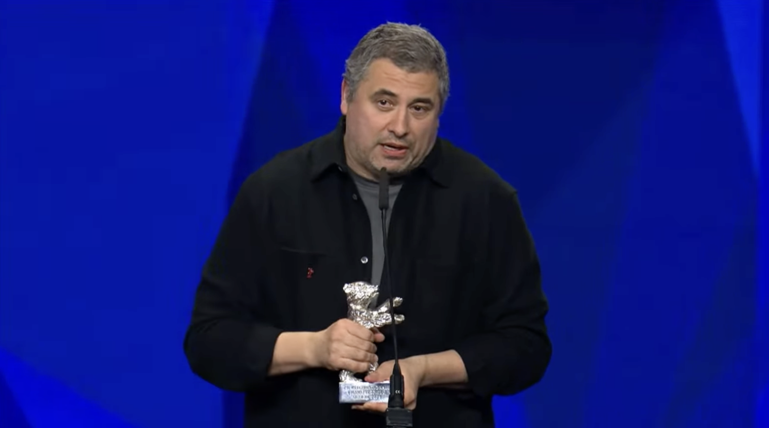 Radu Jude a câștigat Ursul de Argint pentru scenariul filmului „Kontinental '25”