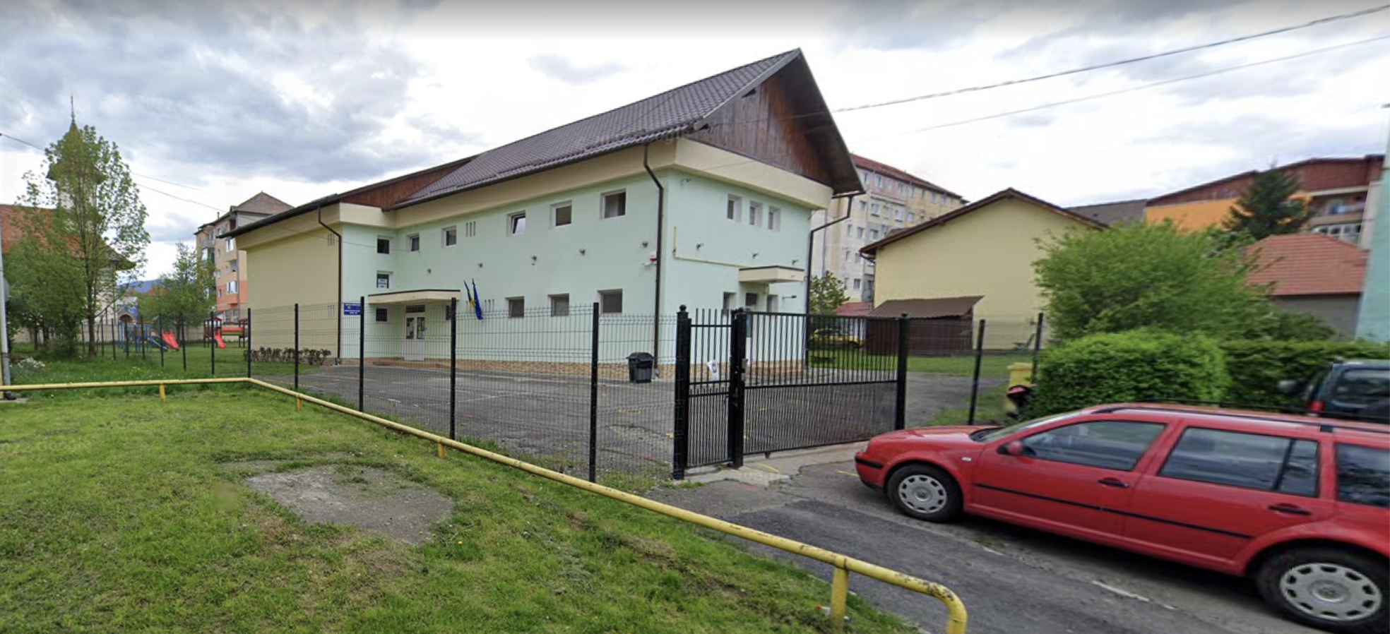 Trei sancțiuni pentru educatoarea din Cisnădie, cercetată pentru că ar fi închis un copil în debara. DGASPC: „Nu s-a confirmat abuzul emoțional”. Decizia poate fi contestată în 15 zile