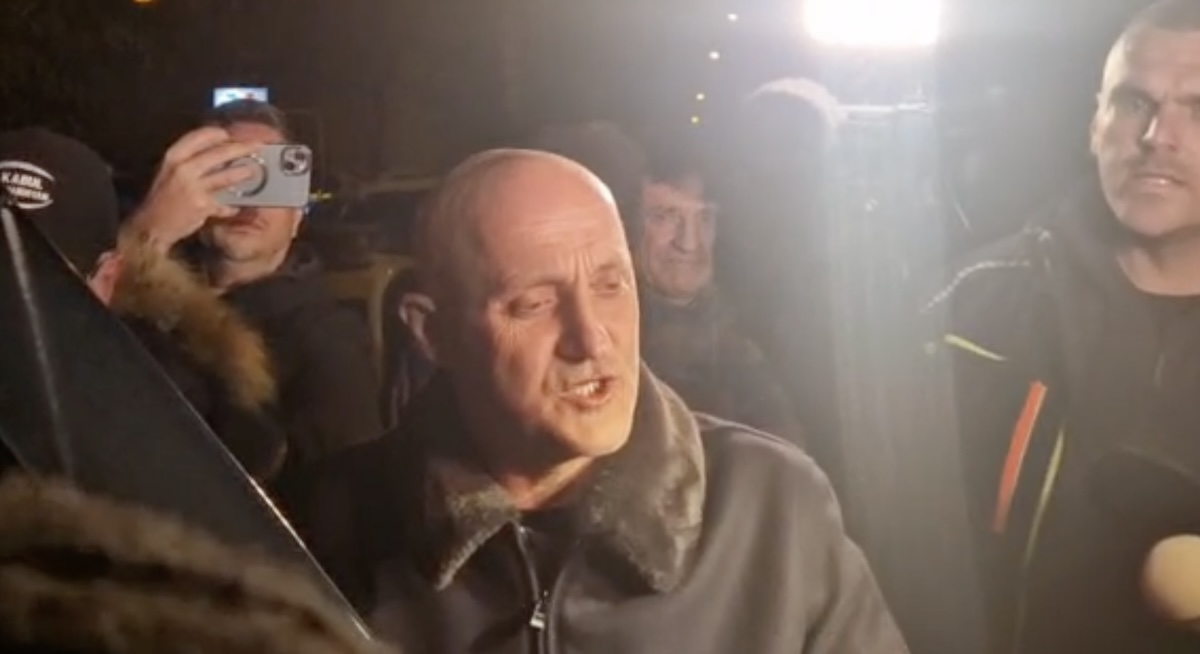 VIDEO Actualizare Percheziții în Sibiu într-un dosar de constituire a unei organizații cu mesaje fasciste. E vizat Horațiu Potra. Reacția lui Călin Georgescu