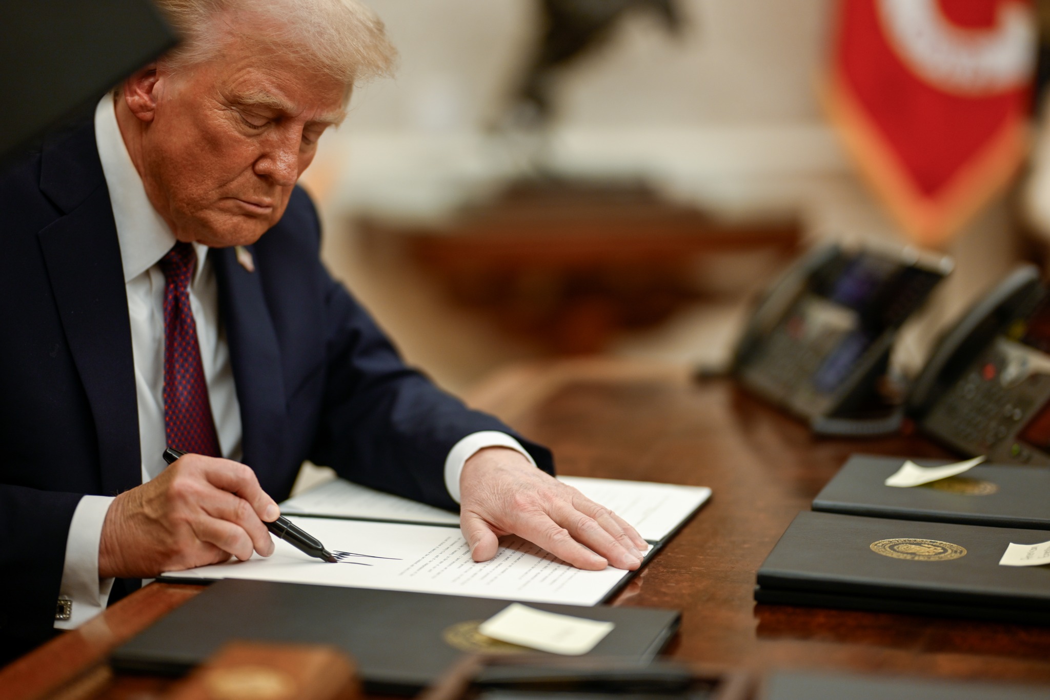 Donald Trump: Ucraina „poate să uite” de aderarea la NATO și europenii trebuie să îi ofere garanții de securitate, nu SUA