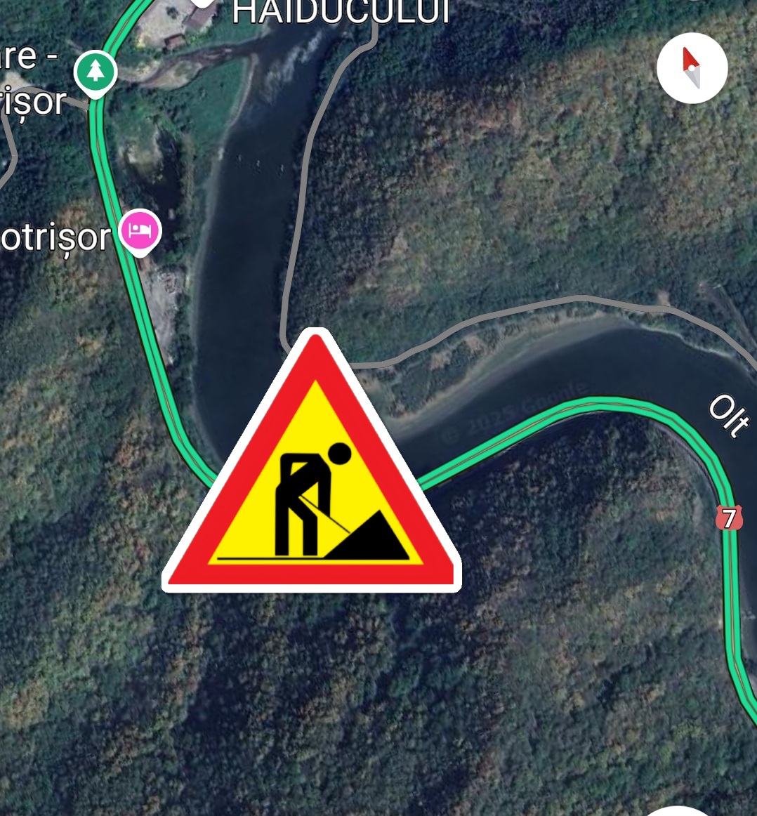 Circulație închisă în reprize de câte 20 de minute, pe Valea Oltului, de marți. Se reiau lucrările de protecție a versanților