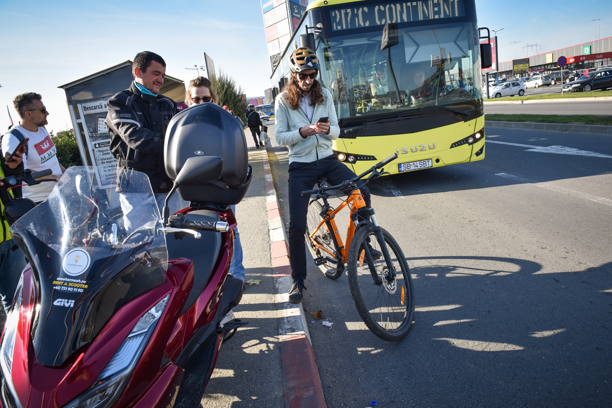 „Într-un mediu ideal, cum ați prefera să vă deplasați în Sibiu?”. Primăria a lansat un chestionar pentru a afla pe ce rute să introducă zece autobuze electrice. Sunt întrebați și cei din localitățile învecinate