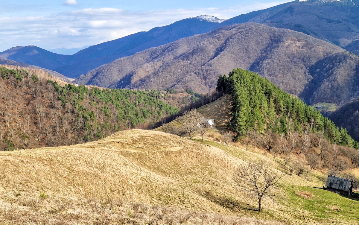 Banii europeni ajung în munți: CJ Sibiu anunță că a reușit să obțină cei peste 10 milioane de lei pentru promovarea turismului în Cindrel, Lotru și Făgăraș