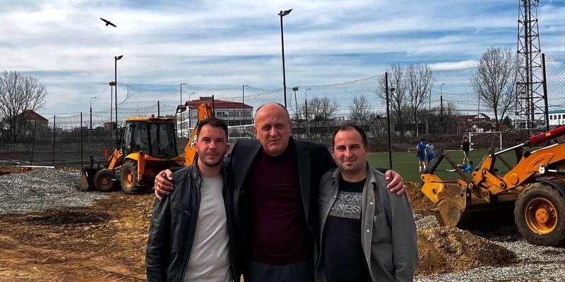 Omul de afaceri Dan Șucu a vizitat șantierul de la baza Voința, pe care îl co-finanțează: ”Un proiect de viitor pentru fotbalul din Sibiu”