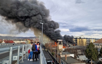 Dr. Lavinia Danciu, pneumolog la Spitalul TBC Sibiu, în contextul incendiului cu degajări mari de fum: populația să se îndepărteze imediat, dacă aveți stări de rău, mergeți la spital