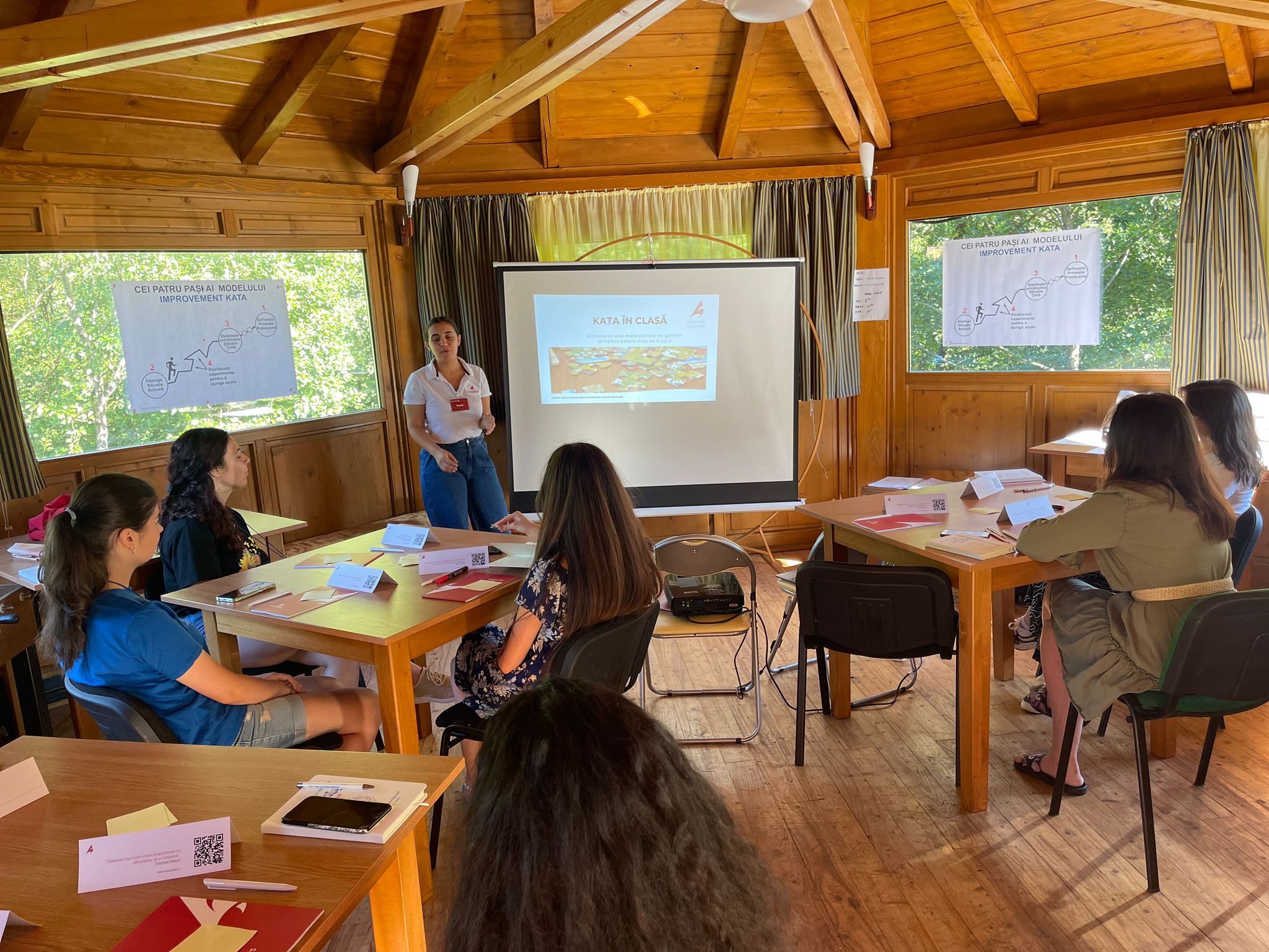 Proiectele Maratonului: Asociația Învățătorilor din Sibiu vrea să strângă 16.500 de lei pentru a oferi o tabără de studiu învățătorilor debutanți