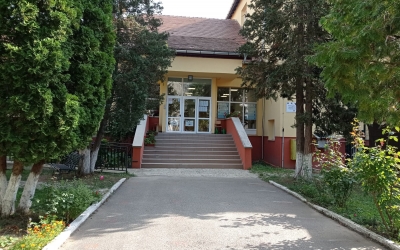 Proiectele Maratonului: Grupul de inițiativă al Școlii Gimnaziale Radu Selejan vrea să strângă 15.000 de lei pentru dotarea locului de joacă din curtea școlii