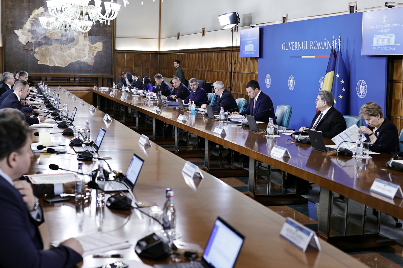 Cetățenilor români ce au domiciliul într-un stat membru al UE li se vor putea elibera cărți electronice de identitate