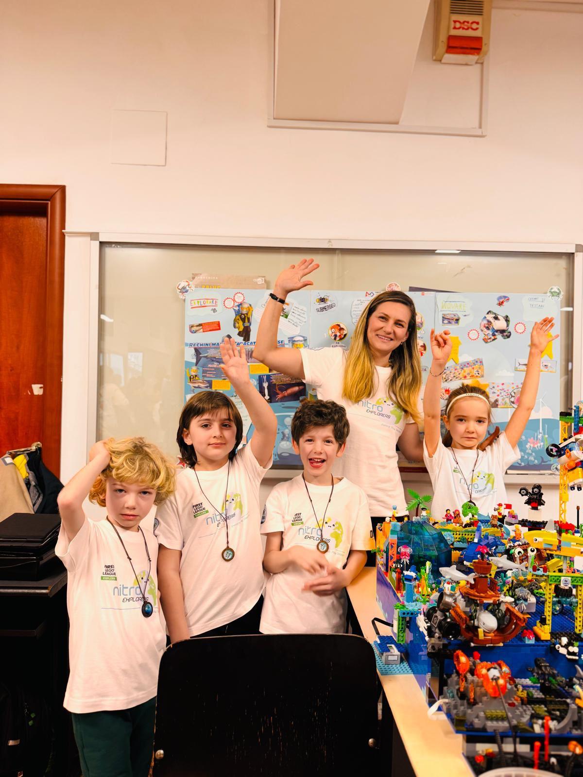 Sabina, Mihnea, Luca și Matei vor reprezenta Sibiul la Campionatul Mondial de Robotică din Texas. Au nevoie de sponsori și de implicarea comunității