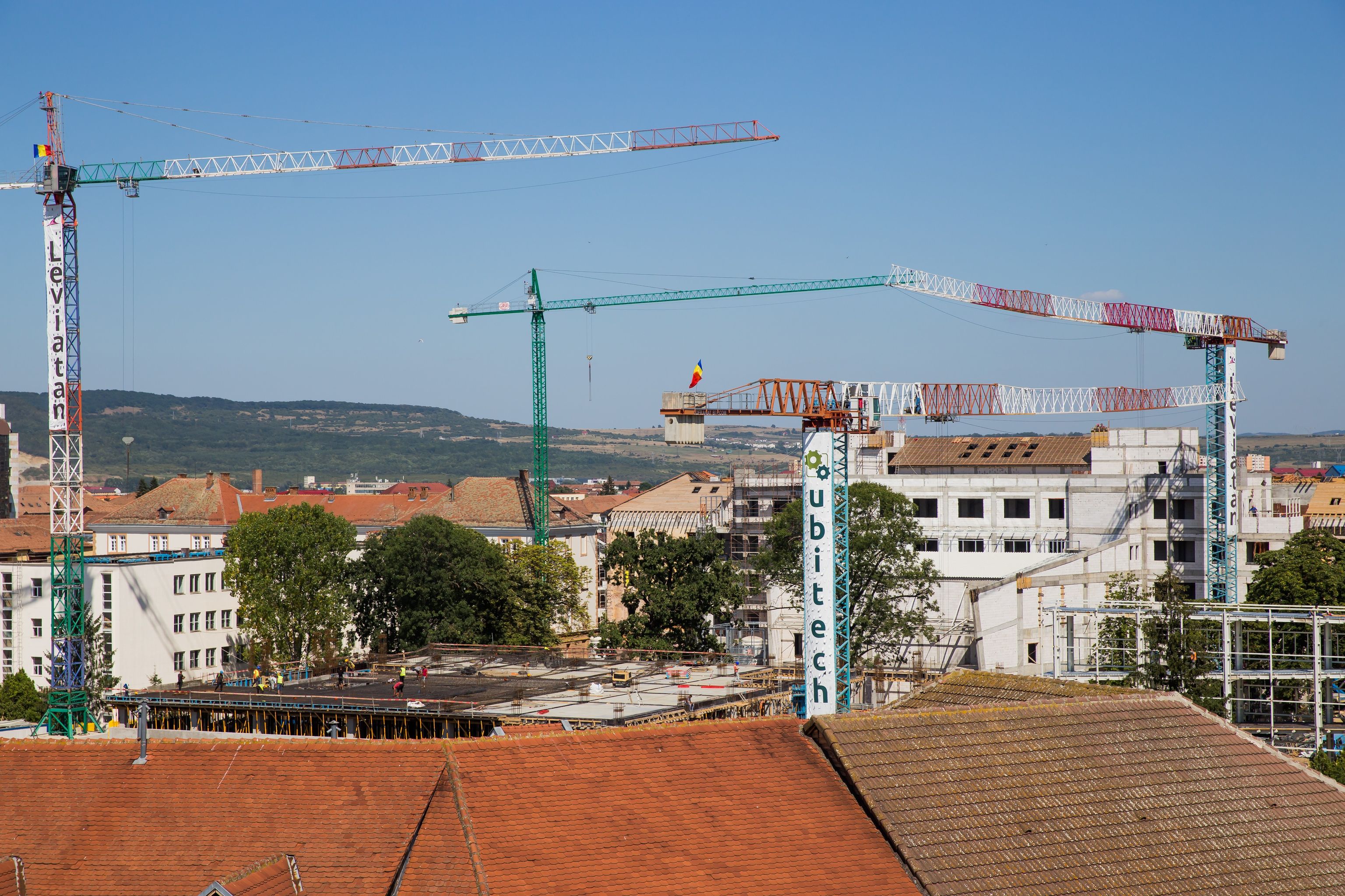 Ubitech Construcții a câștigat contractul de 133 de milioane de lei pentru finalizarea lucrărilor la Comandamentul NATO din Sibiu. În 2023, compania și-a crescut profitul de șase ori