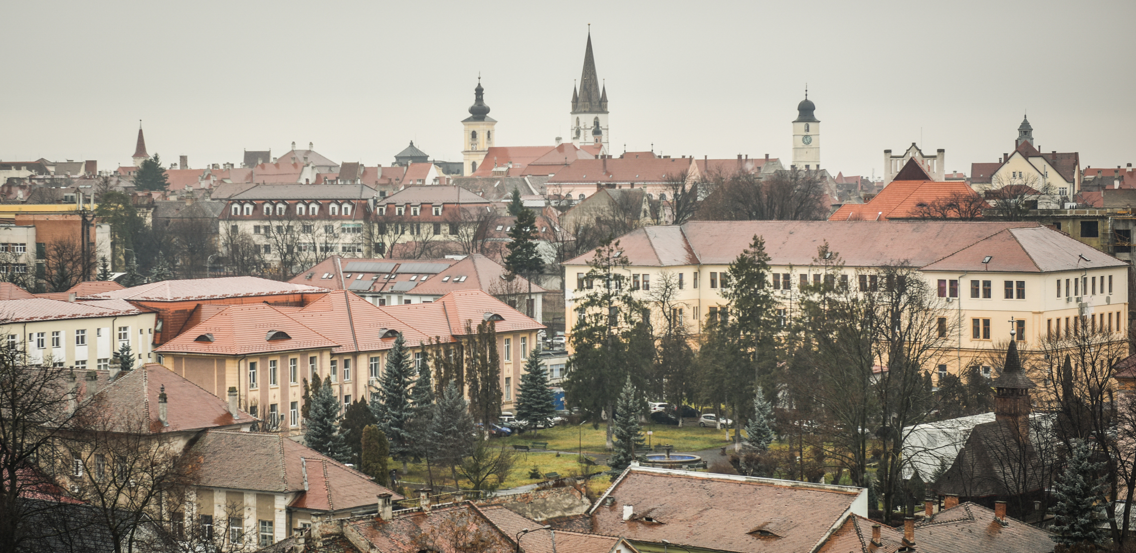 Vânt, ceață și ploaie. Cel mult 16 grade Celsius, marți, în municipiul Sibiu